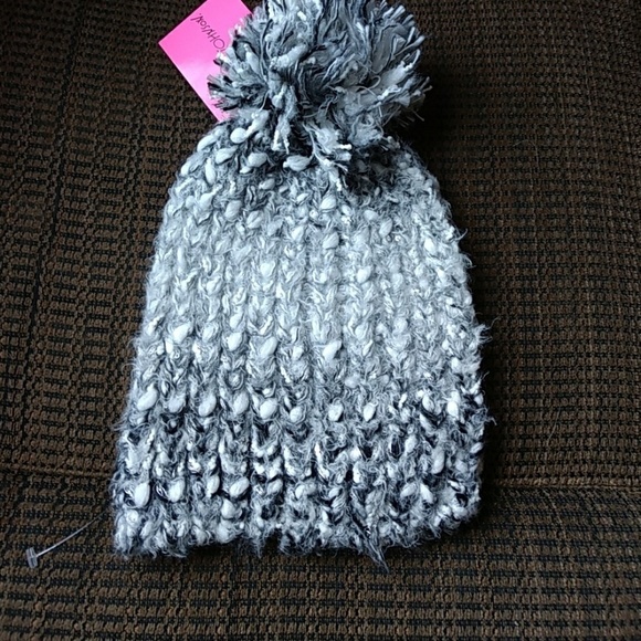 ***Final Sale*** Betsey Johnson gray beanie hat - Picture 1 of 4